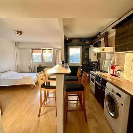 Apartman Cozy In The Center Of
